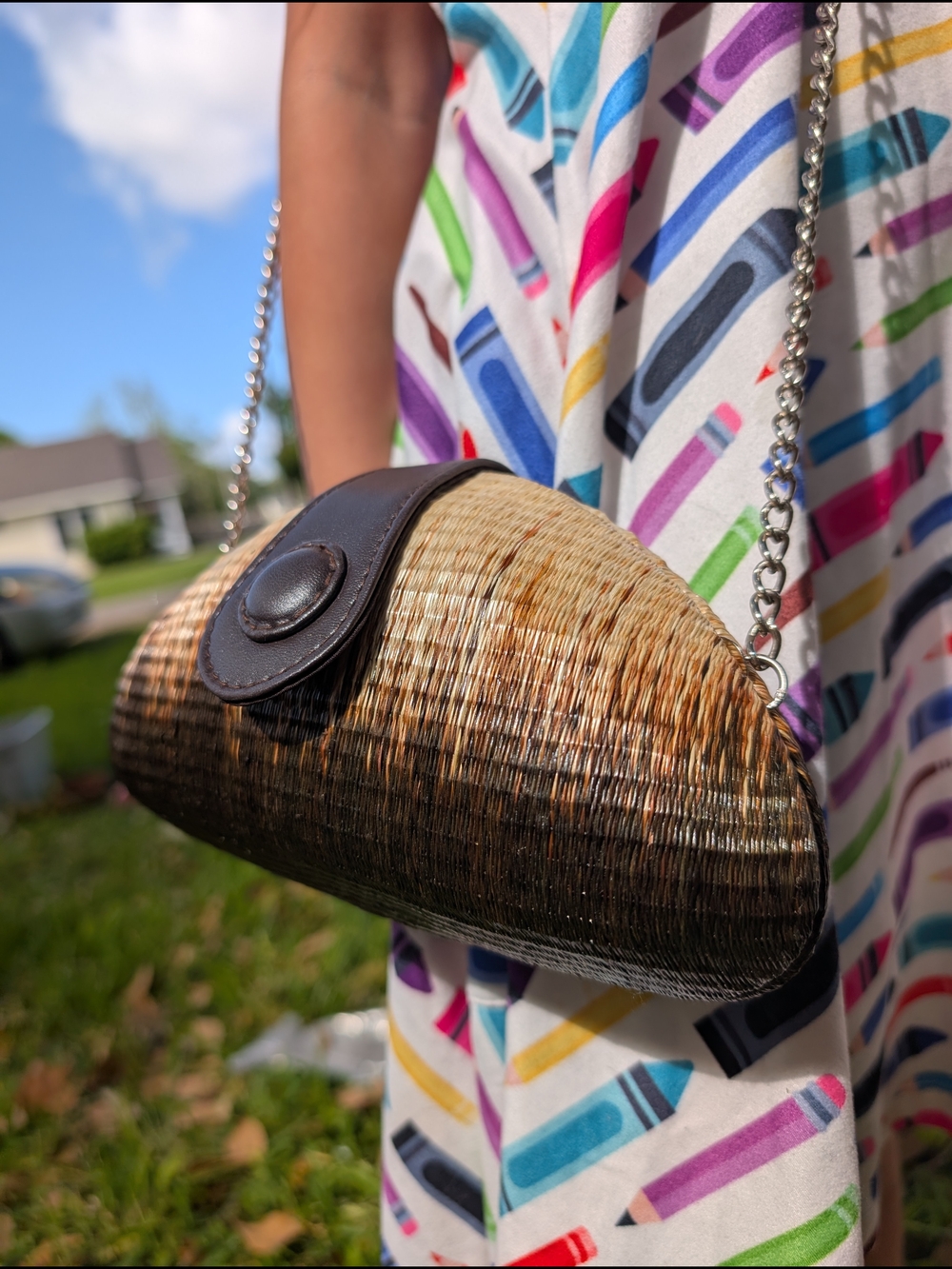 Vintage Le Sac Woven Kultura Straw Rattan Ombre Crossbody Sea Shell Chain Clutch